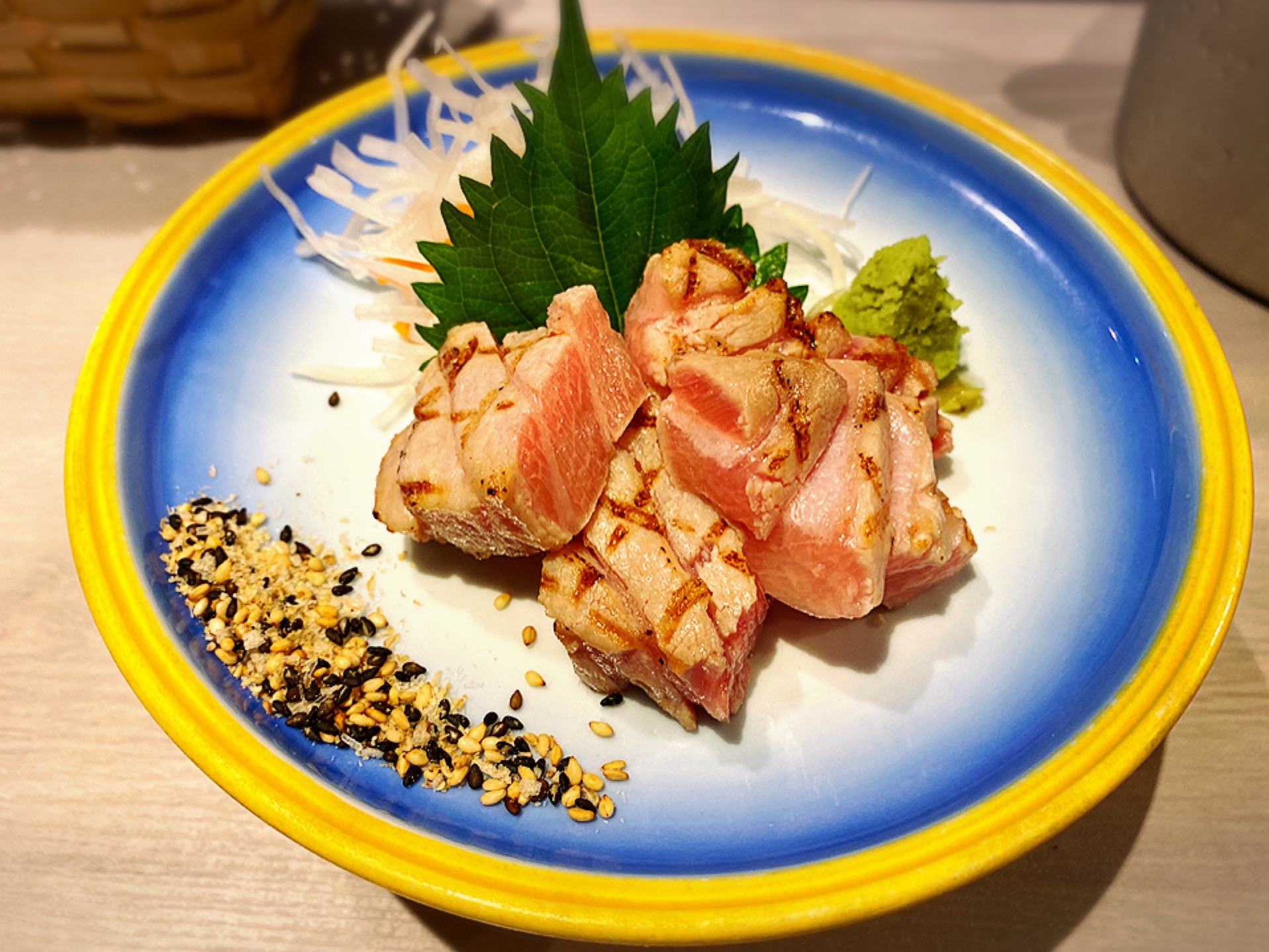 生マグロ中トロの塩炙り